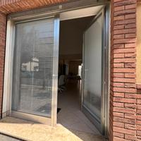 TALSANO ampio locale, vetrina su strada mq 35