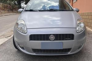 Auto Fiat punto