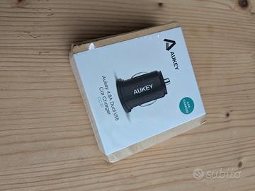 Caricatore Aukey da auto