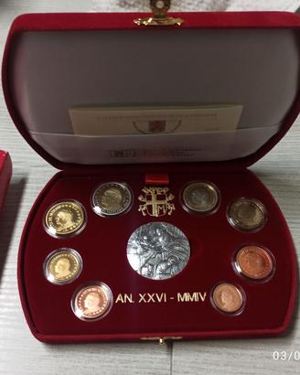 VATICANO 2004 divisionale euro PROOF + medaglia Ag