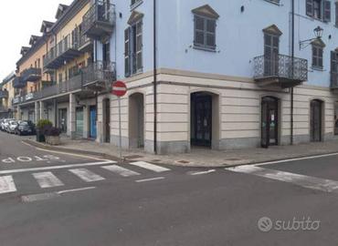 Immobile in asta di 660 m² con 1 locale a Nizza Mo