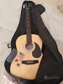 chitarra+custodia+plettro