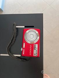 Nikon - Coolpix S220