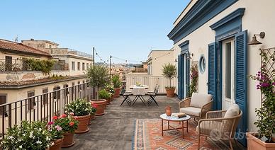 Indipendente su Palazzo Storico Zona via Garibaldi