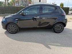Lancia Ypsilon 1.0 FireFly 5 porte S&S Hybrid Ecoc