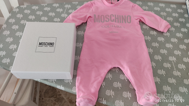 Tutina hot sale moschino neonato