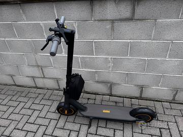 Monopattino Ninebot KickScooter Segway Max G30