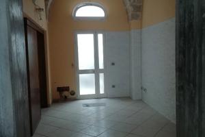 Locale artigianale adibito a pizzeria da asporto