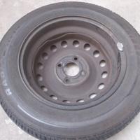 Pneumatico con cerchio 155/70 r13