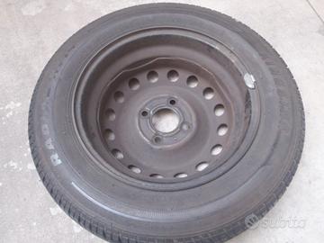 Pneumatico con cerchio 155/70 r13