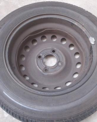 Pneumatico con cerchio 155/70 r13