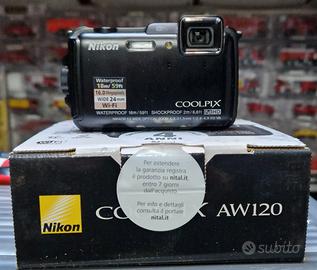 Nikon Coolpix AW120 nera
