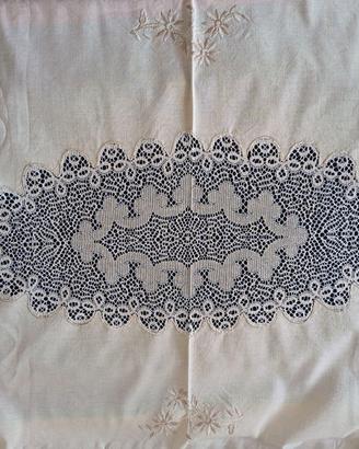 Tovaglia-copritavola di cotone decorata