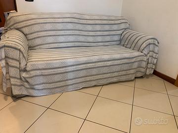 Divano in tessuto sfoderabile
