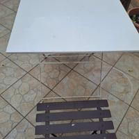 tavolino in ferro più due sedie