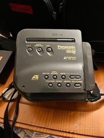 Videocamera Panasonic VHS-C con borsa