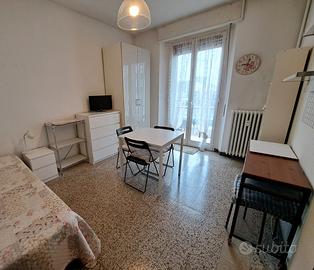 2 locali+servizi fermata Metro Sesto 1°Maggio