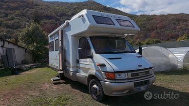 CAMPER LAIKA SUPERACCESSORIATO