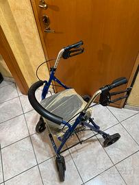 Deambulatore/Rollator pieghevole con seduta