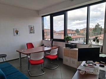 Attico ufficio moderno e luminoso