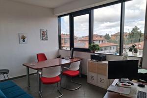 Attico ufficio moderno e luminoso