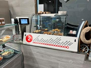 Vendita di pescheria con gastronomia