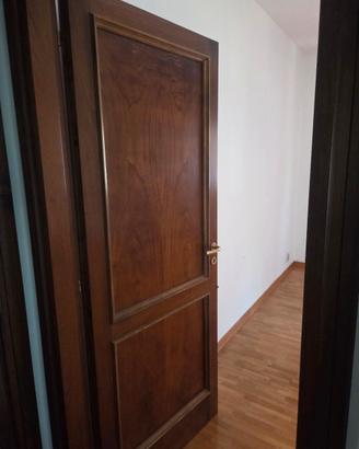 8 Porte interne in legno di pregio