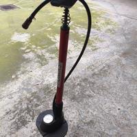 Pompa bici con manometro