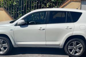 Toyota Rav 4 crossover