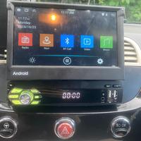 Stereo auto con schermo a scomparsa