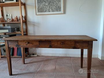 Tavolo in legno di quercia