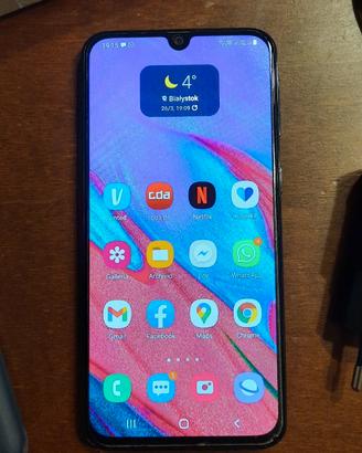 Samsung galaxy A40 + cover + caricabatterie