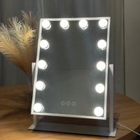 Specchio da trucco con luci