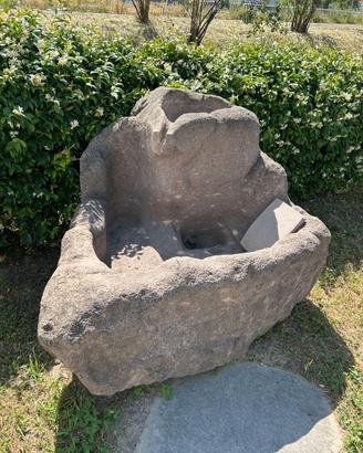 Fontana in porfido