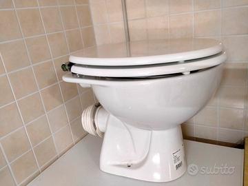 Sanitari bagno, WC completo di tazza e scarico 