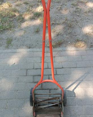 Tagliaerba manuale