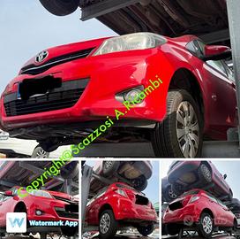 Toyota Yaris anno 2013 per ricambi Fi