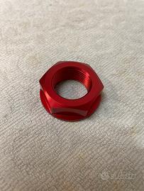 Dado per ruota posteriore