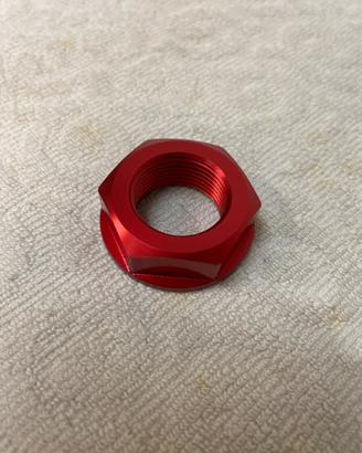 Dado per ruota posteriore