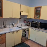 Cucina Berloni completa di tavolo , sedie e pouf