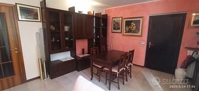 Soggiorno completo in noce massello arte povera