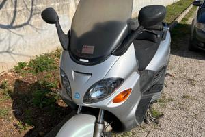 Scooter Piaggio x9