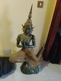 statua Thailandese della preghiera 