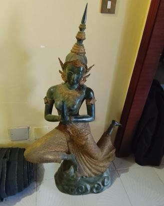 statua Thailandese della preghiera 