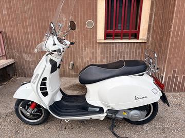 Vespa 300 Gts