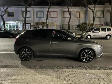 Alfa Giulietta  cambio con auto di mio gradimento