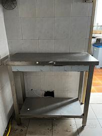 TAVOLO DA LAVORO PROFESSIONALE IN ACCIAIO INOX