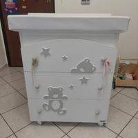 Fasciatoio piu cassettiera Erbesi e lettino 0/4 an