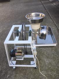 Macchinario per Arepa e pomodori