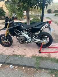 Aprilia Dorsoduro 750